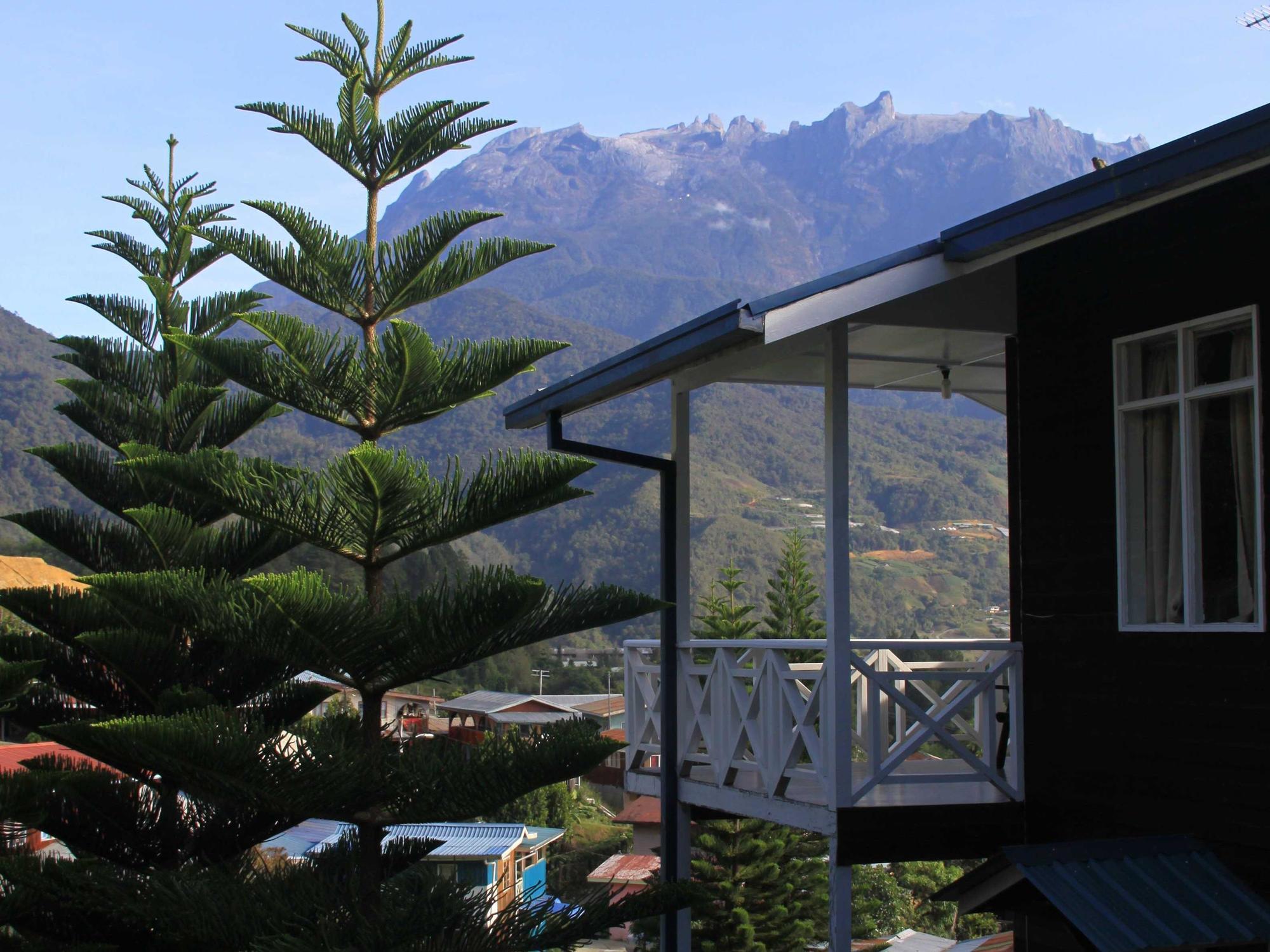 Kinabalu Pine Resort Kundasang Exterior photo