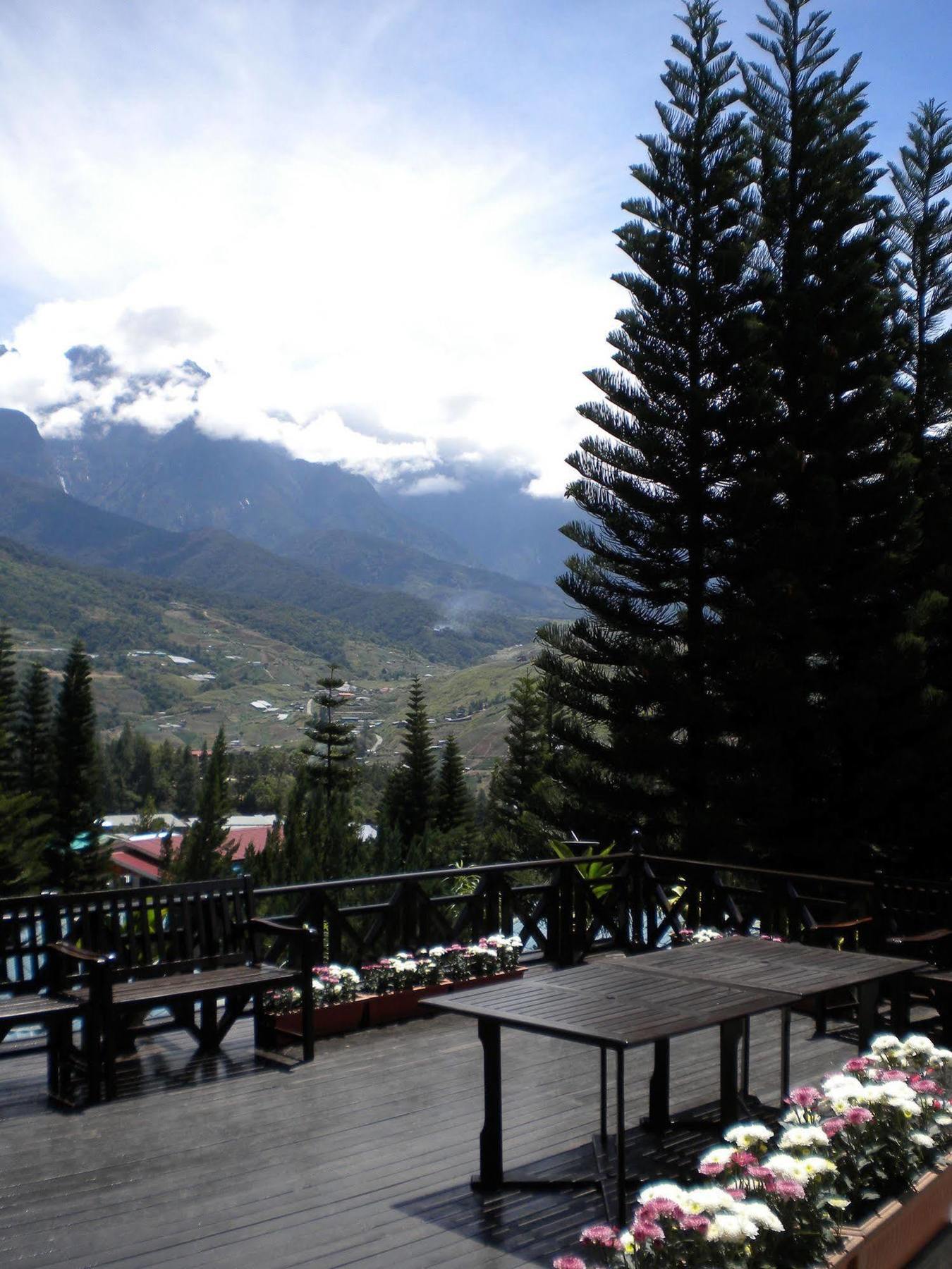 Kinabalu Pine Resort Kundasang Exterior photo